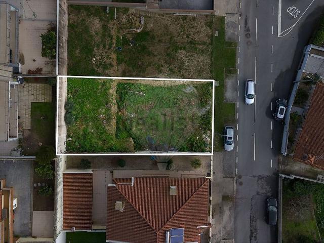 Terreno, Esmeriz