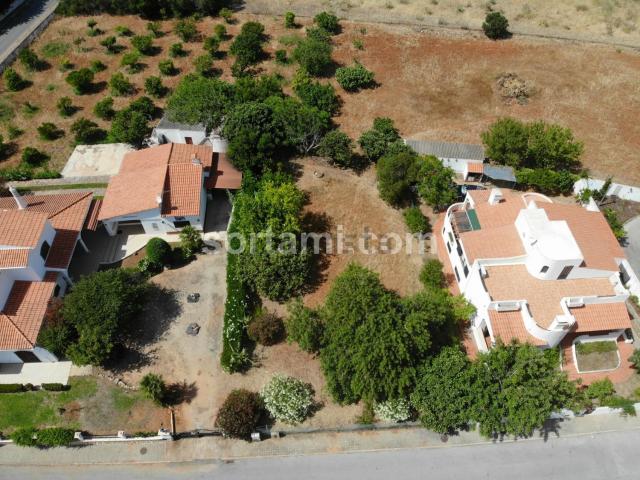 Terreno, Faro