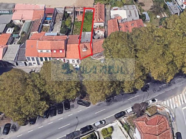 Terreno frente à Circunvalação Paranhos Porto