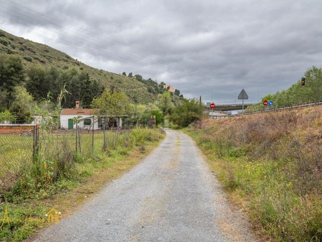 Terreno, Granada
