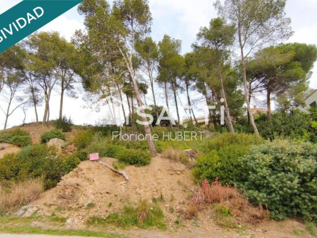 Parcela urbana de 815 m² para 2 viviendas con orientación sur en Collserola