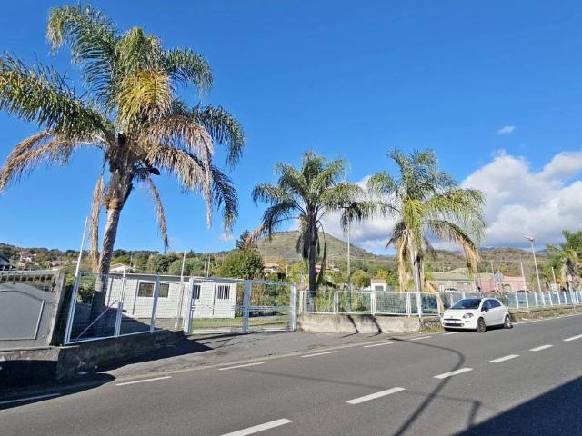 Terreno in affitto a Aci Sant'Antonio CT