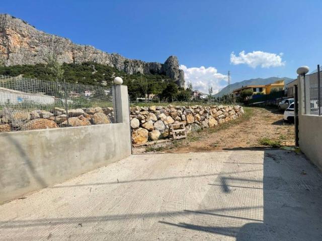 Terreno in affitto a Carini PA