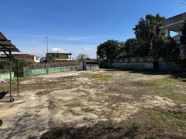 Terreno in affitto a Pozzuoli NA