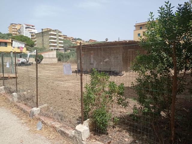 Terreno in affitto di 1200 m² in Via Mario Sironi
