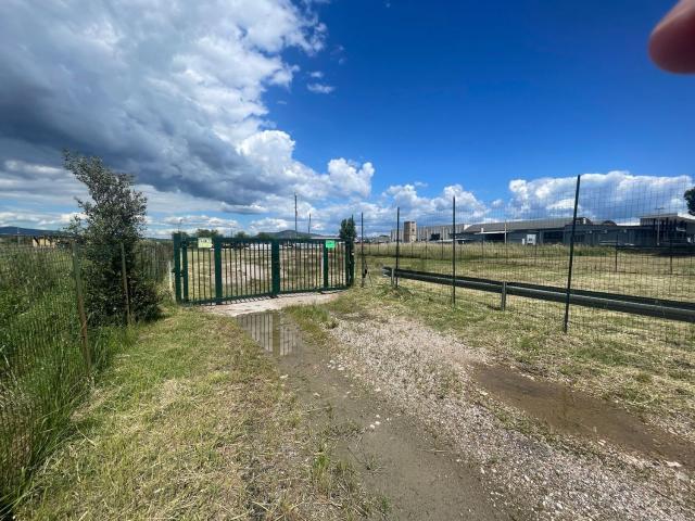 Terreno in affitto di 2000 m² in Strada dei Poggetti Nuovi 1
