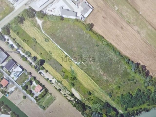 Terreno in affitto di 30000 m² in Viale Europa, 127