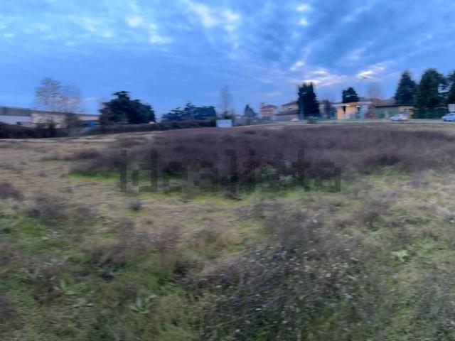Terreno in affitto di 3000 m² in Via Verbano, 138
