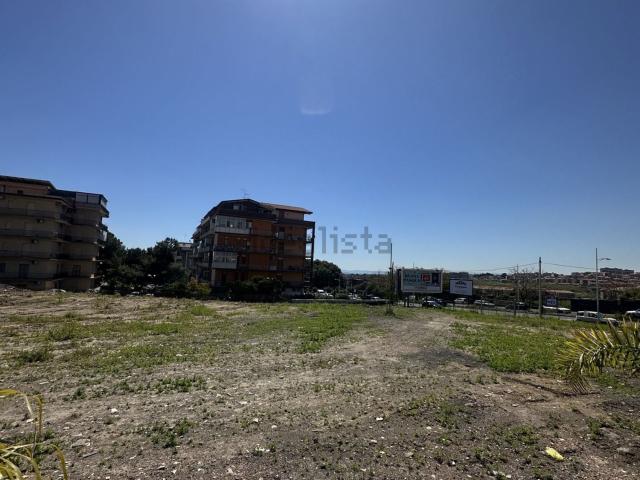 Terreno in affitto di 4500 m² in Corso Indipendenza, 258