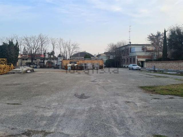 Terreno in affitto di 5000 m²