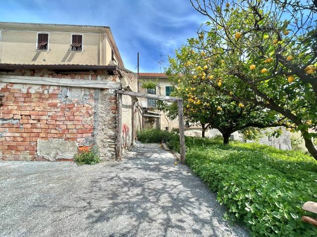 Terreno in vendita a Tovo San Giacomo SV