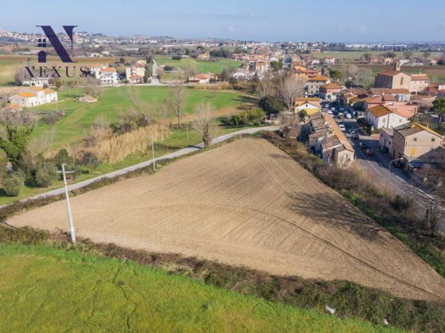 Terreno in vendita a Trecastelli AN