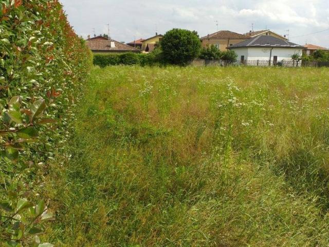 Terreno in vendita a Uboldo VA