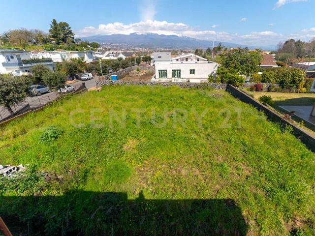Terreno in vendita a Valverde CT