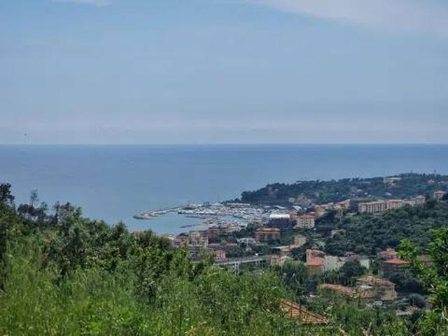 Terreno in vendita a Varazze SV