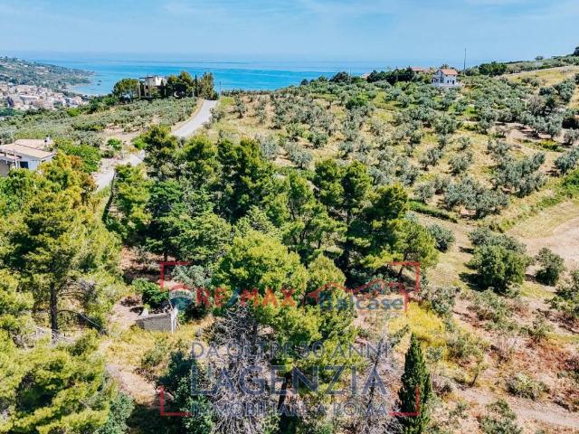 Terreno in vendita a Vasto CH