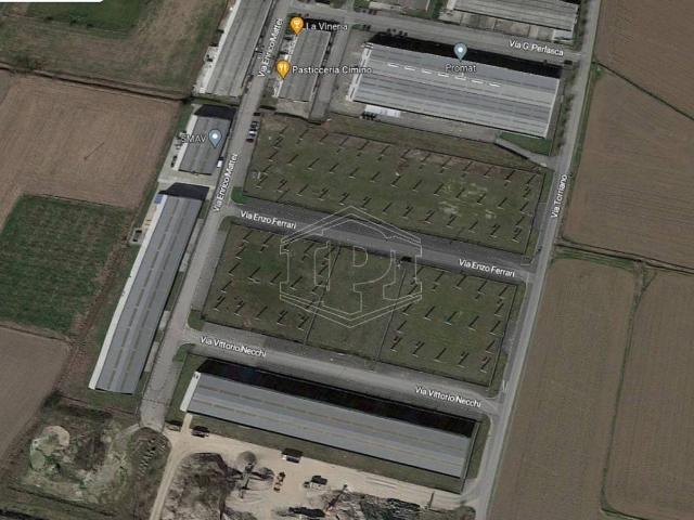 Terreno in vendita a Vellezzo Bellini PV
