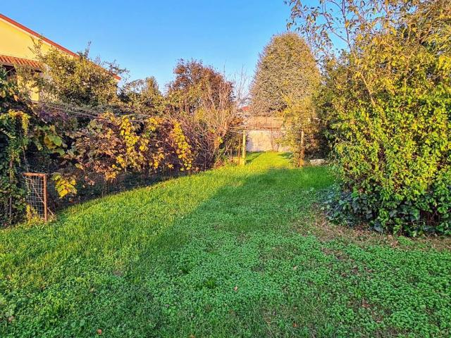 Terreno in vendita a Villa Cortese MI