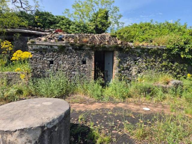 Terreno in vendita a Zafferana Etnea