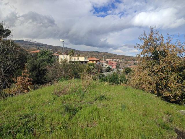 Terreno in vendita a Zafferana Etnea CT
