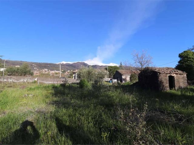 Terreno in vendita a Zafferana Etnea CT
