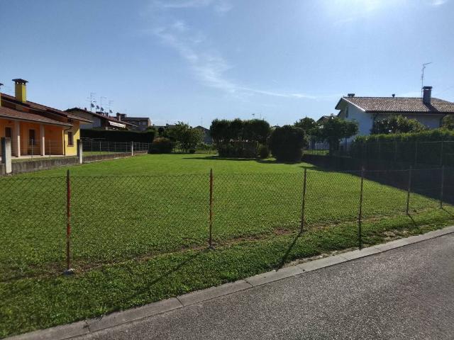 Terreno in vendita a Zoppola PN