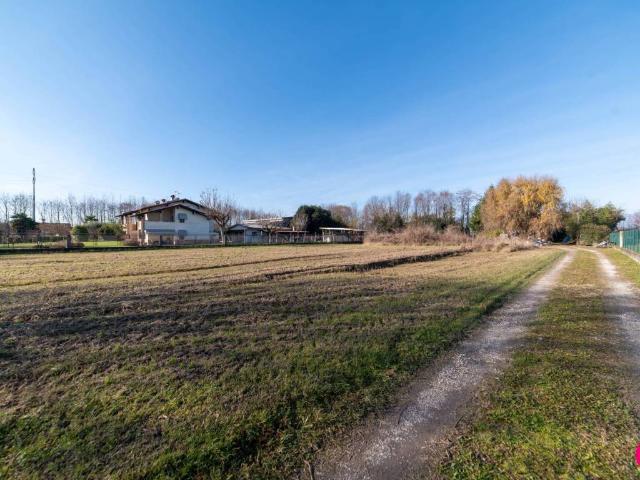 Terreno in vendita a Zoppola PN