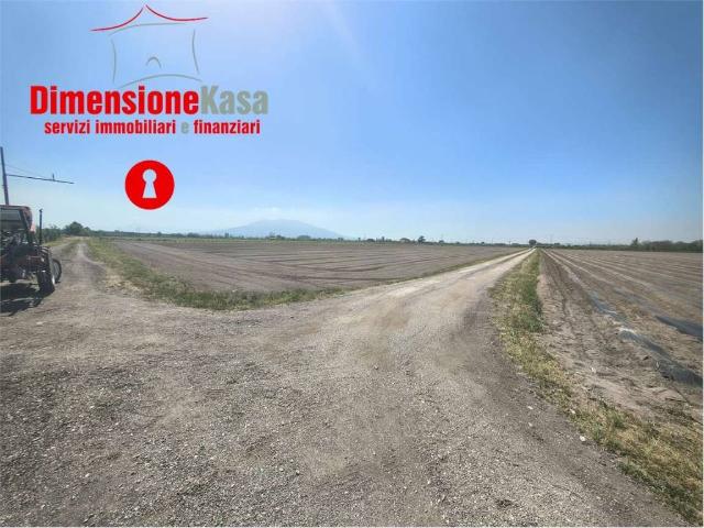 Terreno in vendita a Acerra NA