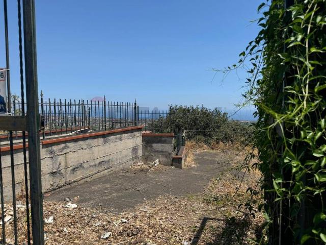 Terreno in vendita a Aci Catena CT