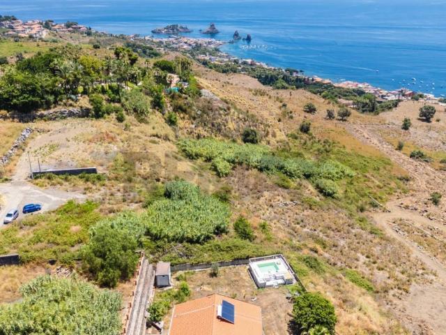 Terreno in vendita a Aci Castello CT