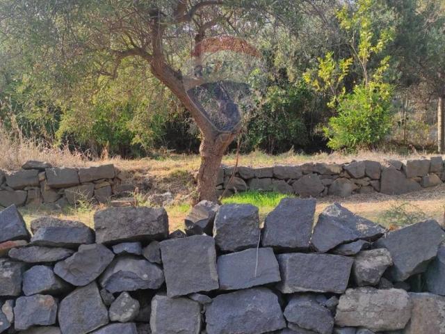 Terreno in vendita a Aci Castello CT