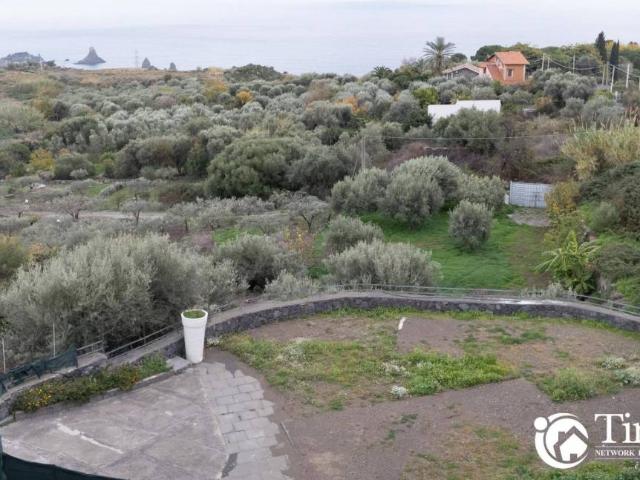 Terreno in vendita a Aci Castello CT