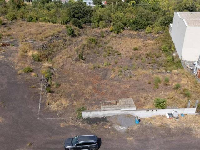 Terreno in vendita a Aci Sant'Antonio CT