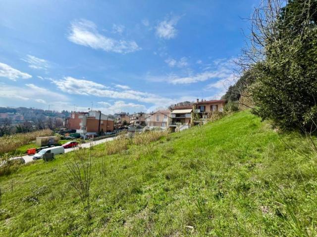 Terreno in vendita a Acquaviva Picena AP