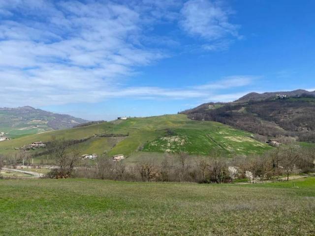 Terreno in vendita a Alta Val Tidone PC