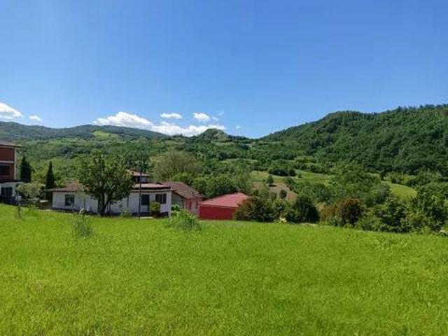 Terreno in vendita a Alta Val Tidone PC