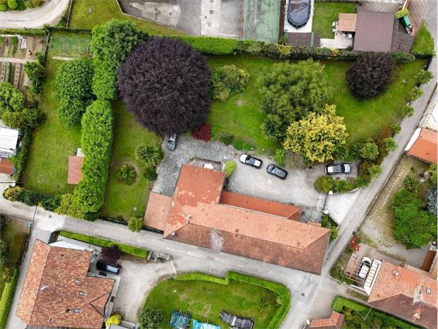 Terreno in vendita a Angera VA