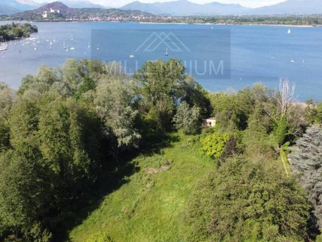 Terreno in vendita a Arona NO