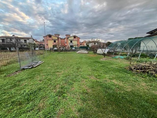 Terreno in vendita a Arcene BG