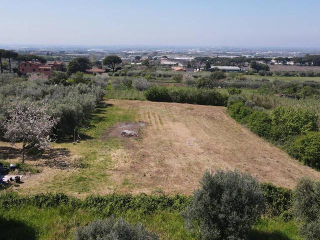 Terreno in vendita a Ariccia RM