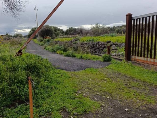 Terreno in vendita a Belpasso CT