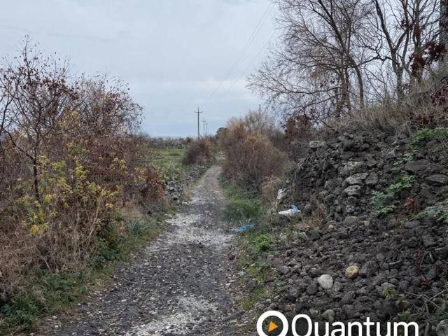 Terreno in vendita a Belpasso CT