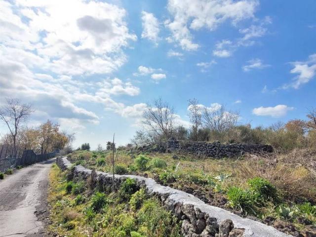 Terreno in vendita a Belpasso CT