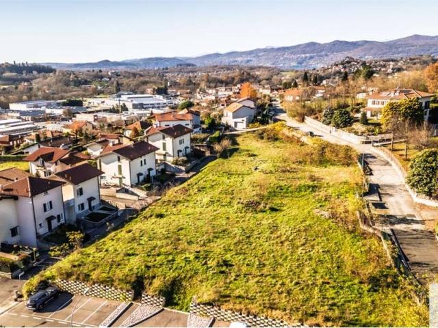 Terreno in vendita a Besozzo VA