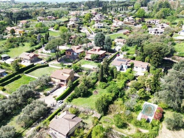 Terreno in vendita a Bracciano RM