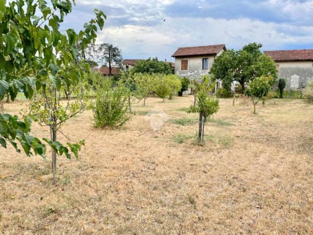 Terreno in vendita a Buttrio UD