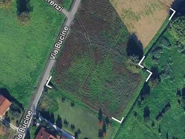Terreno in vendita a Camaiore LU