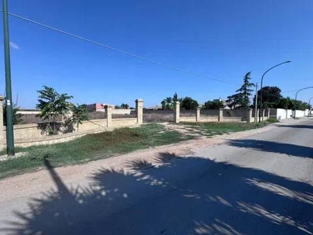Terreno in vendita a Campi Salentina LE