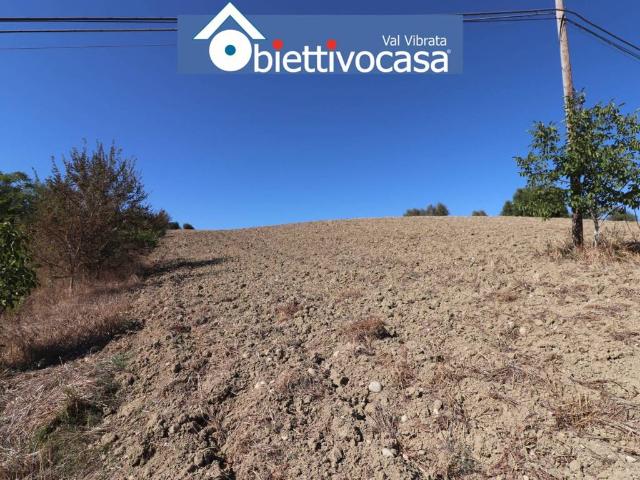 Terreno in vendita a Campli TE