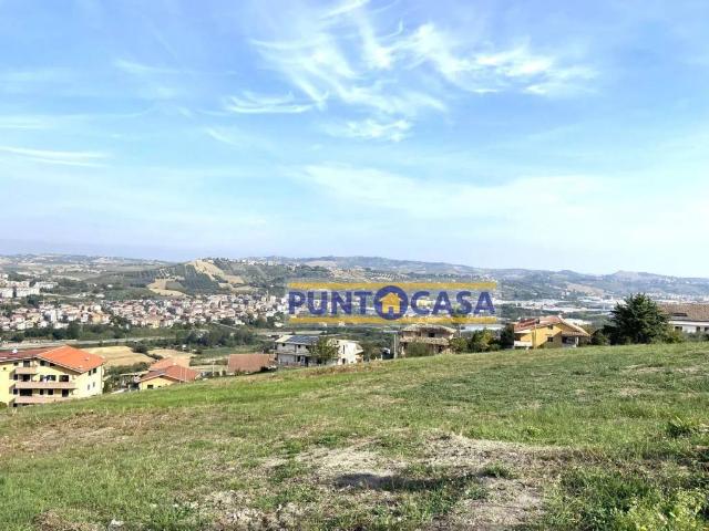 Terreno in vendita a Canzano TE